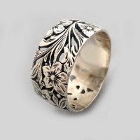 Срібна широка каблучка з квітковим малюнком бр- 0000121