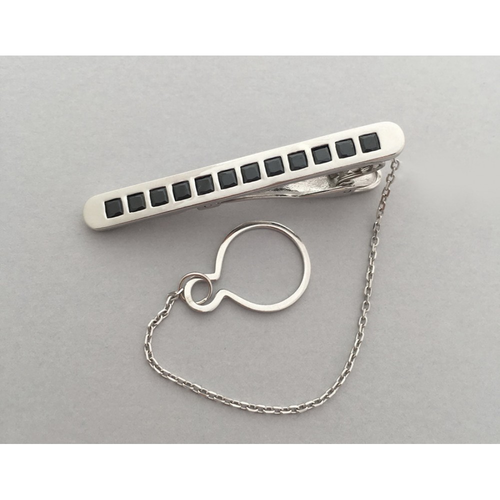 Серебряный зажим для галстука с черными камнями ЮМ-8189