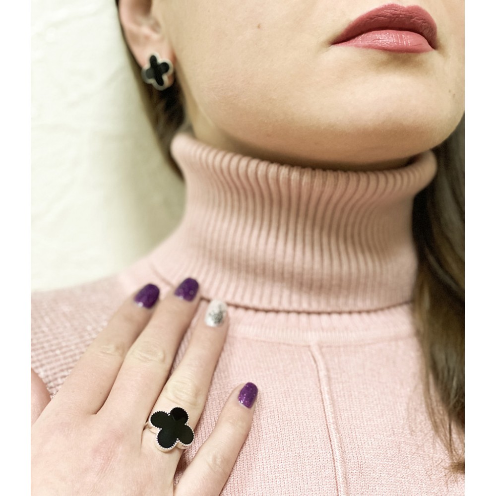 Серебряное кольцо с черной эмалью "Клевер 2" БР-0062121