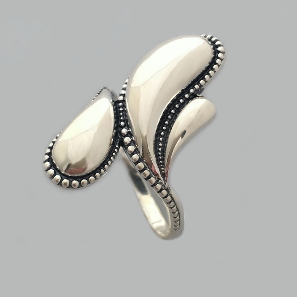 Серебряное кольцо "Лола" БР-0061921