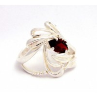Срібна каблучка с гранатом бр-2180128