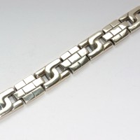 Серебряный браслет для мужчины без вставок бр-00200