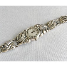 Часы женские на серебряном браслете бр-7110053