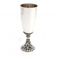 Серебряная рюмка с ажурной ножкой бр-8100113