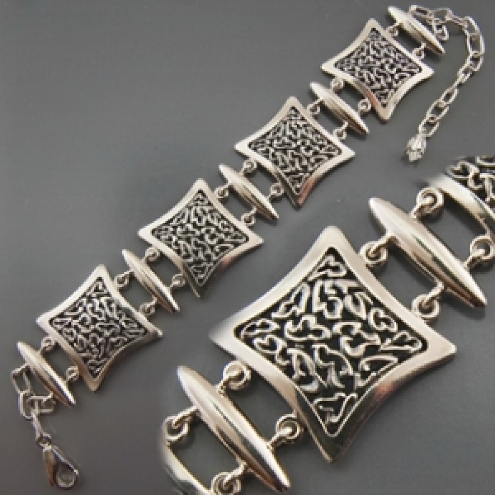 Браслет серебряный "Подушка" 088578