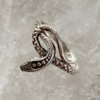 Срібна каблучка без вставок Змія 2 БР-0005821