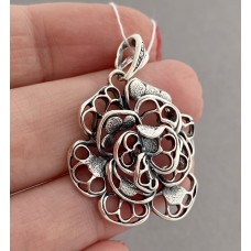Серебряный кулон в виде цветка БР-0036331