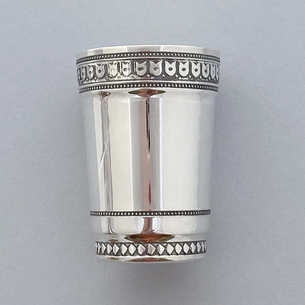 Срібна стопка хю-07003461