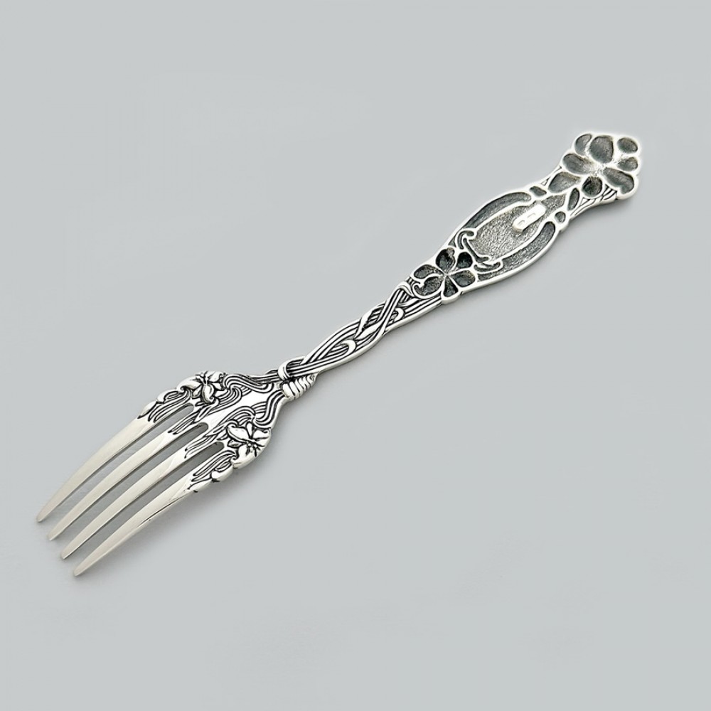 Серебряная оригинальная вилка Лилия  БР-0051881