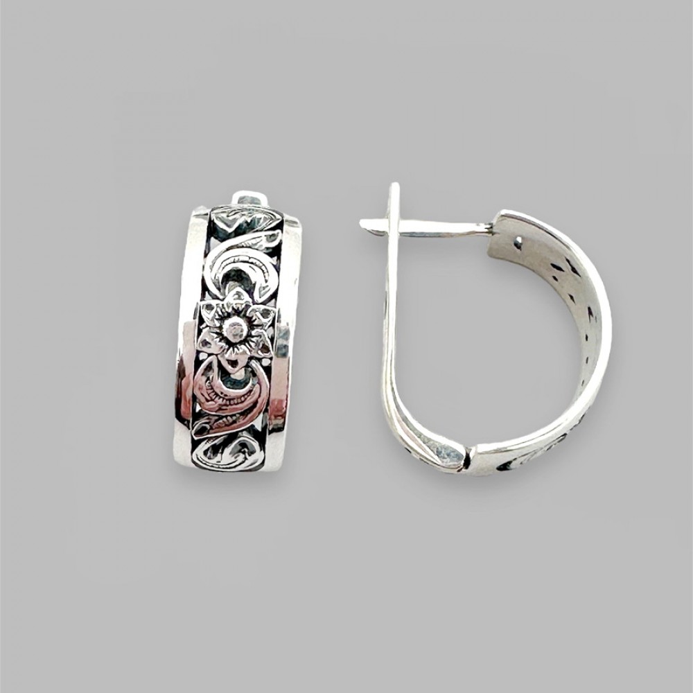 Серебряные серьги без камней с цветочным орнаментом БР-0000511