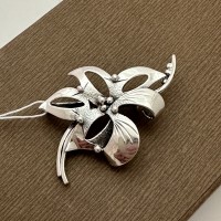 Брошь из серебра 925 пробы без камней Лилия бр-0001261