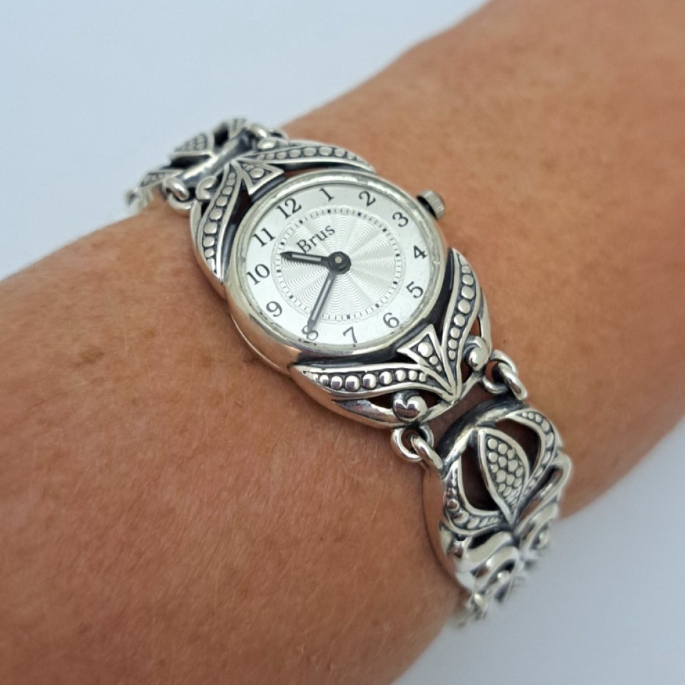 Женские серебряные часы на браслете, серебро 925
