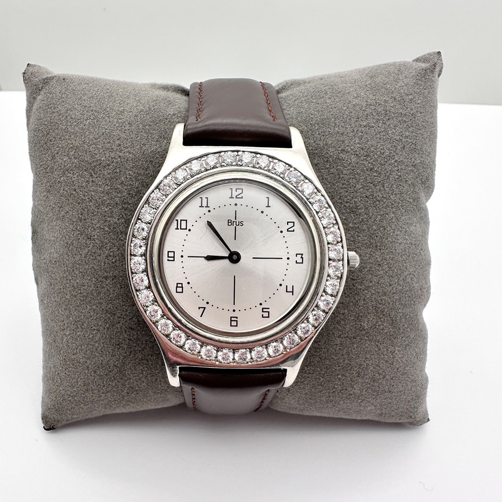 Женские серебряные часы 925 пробы с камнями БР-100257126
